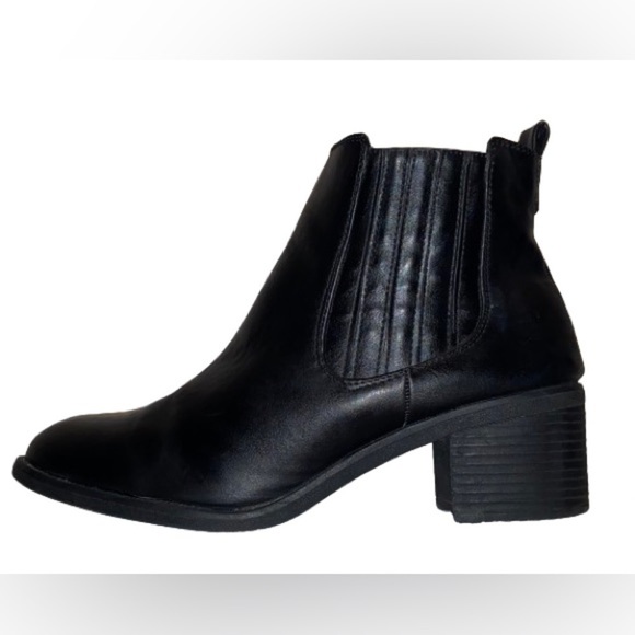 Women’s Steve Madden synthetic leather black ankle‎ boots size 38/8 - Picture 1 of 16